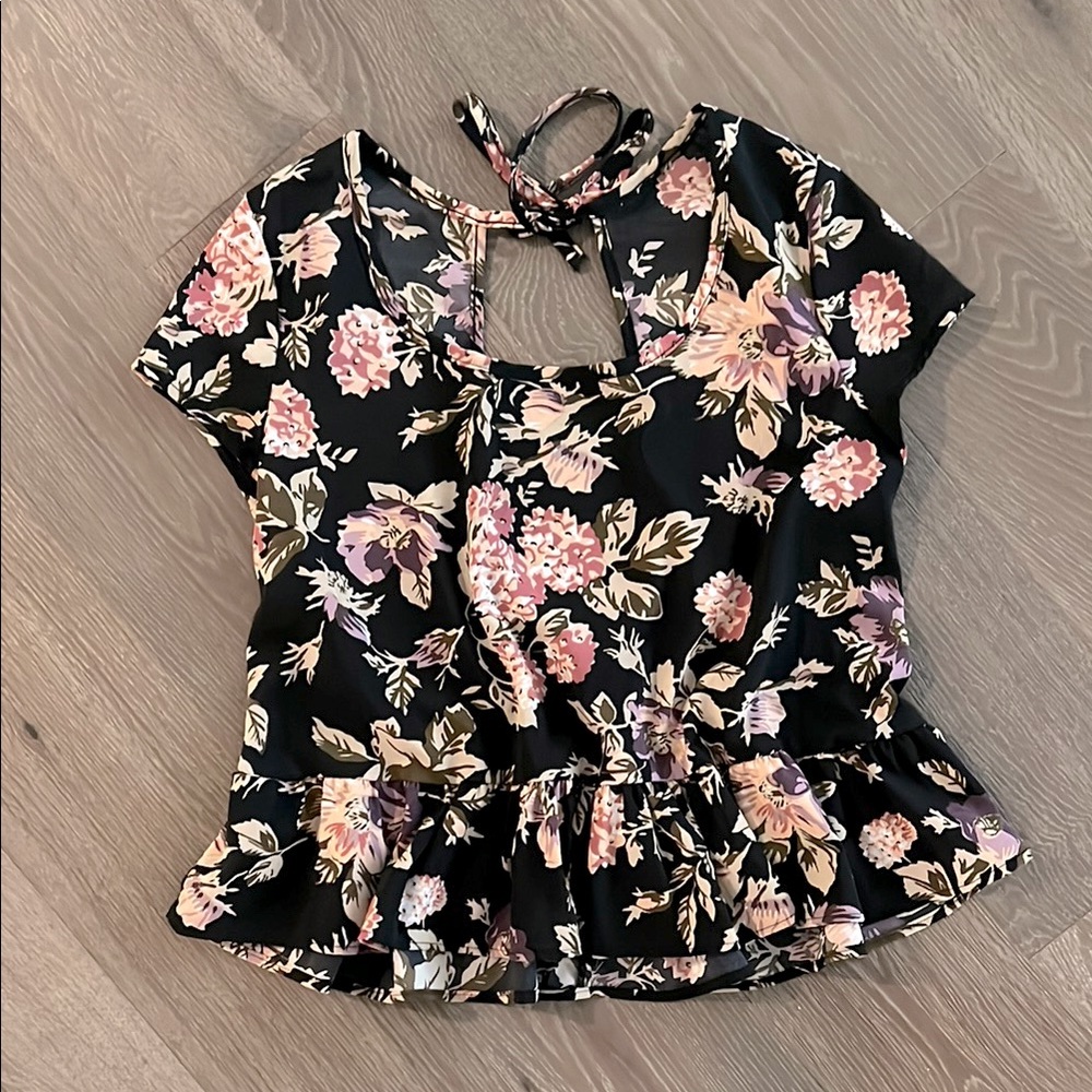 Charlotte Russe black floral flowy top. Size:Large. Gently used.